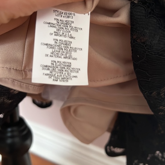 Xscape off the shoulder occasion lace fit and flare dress. Sz 10 - Picture 10 of 10